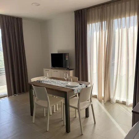 Acquaviva Suites, Pool - View * San Vincenzo